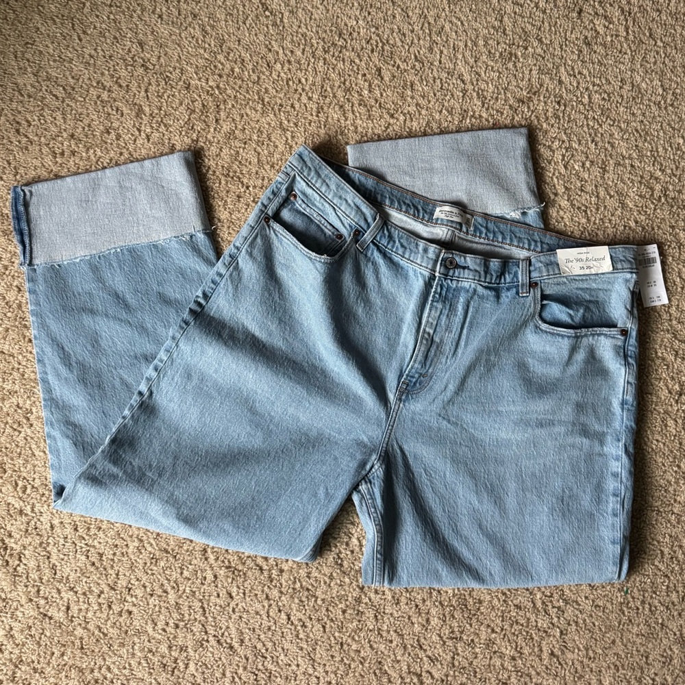 NWT Abercrombie & Fitch High Rise 90s Relaxed jeans